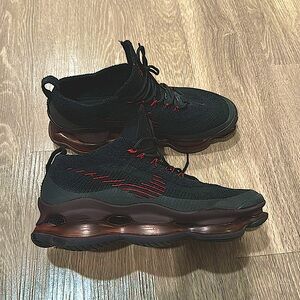 NIKE AIR SCORPION near new